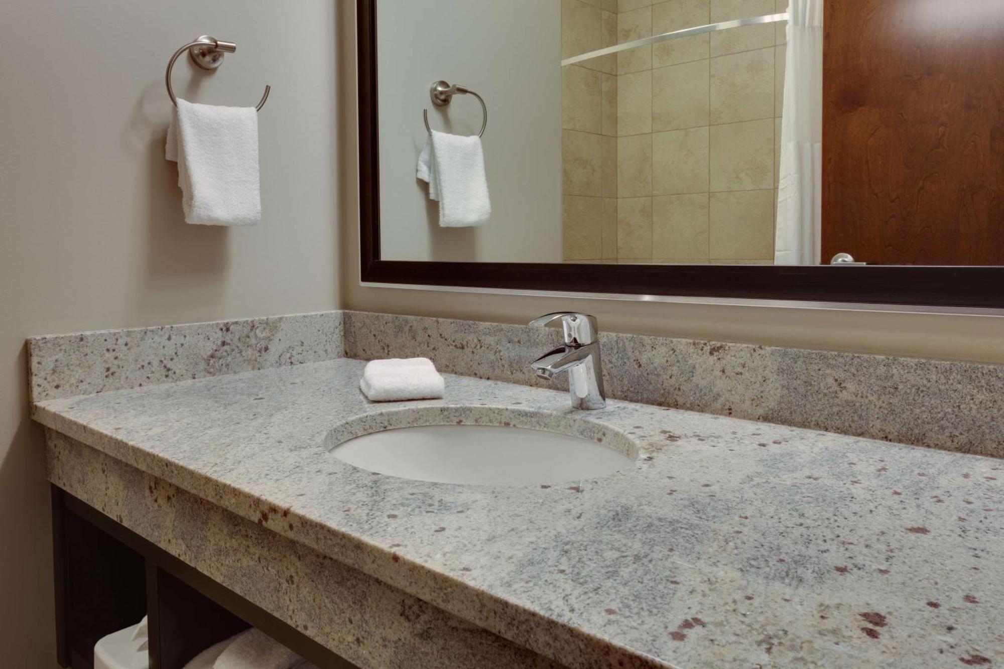 Drury Inn & Suites Pittsburgh Airport Settlers Ridge Екстериор снимка